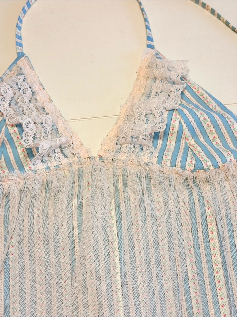 ONE-OF-A-KIND HANDMADE VINTAGE-FABRIC HALTER TOP 🩵 XS - Picture 12 of 16